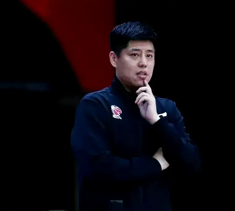 而南京同曦, yid, 充内线球员