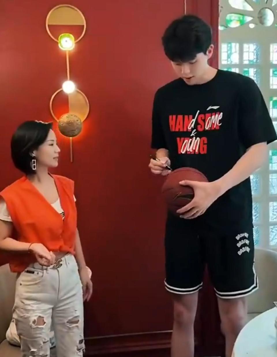 个潮汕牛丸, OuJ